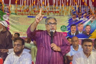 প্রতিদিন ষড়যন্ত্র ও সংকট ঘনিভূত করা হচ্ছে : প্রিন্স