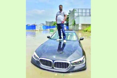 পানির নিচে বিমানবন্দর