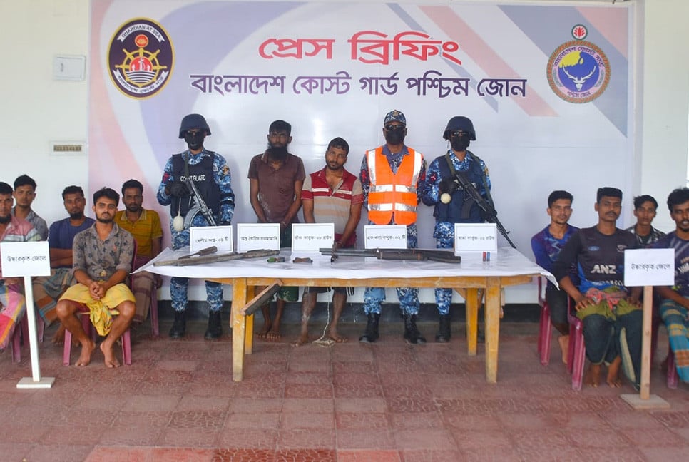 সুন্দরবনে জিম্মি থাকা ৯ জেলে উদ্ধার, আটক দুই দস্যু