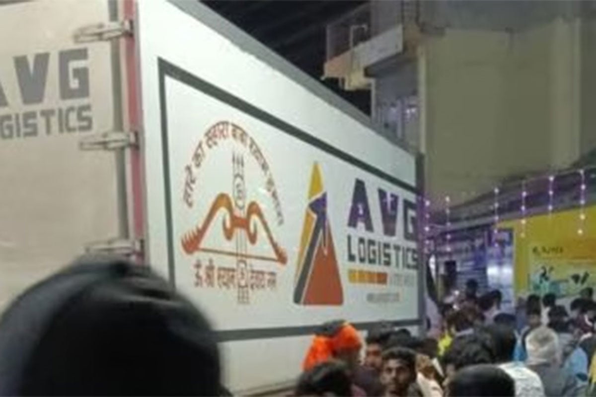 ভারতে গণেশ বিসর্জনের শোভাযাত্রায় ঢুকে পড়ল ট্রাক, নিহত ৯