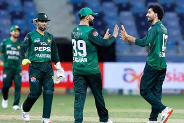 ওমানকে উড়িয়ে এশিয়া কাপে দারুণ শুরু পাকিস্তানের