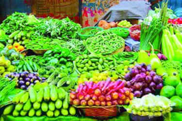 বগুড়ায় কমছে না সবজির দাম
