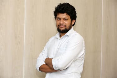 উপদেষ্টা মাহফুজের পূর্ণ নিরাপত্তা নিশ্চিতের ঘোষণা লন্ডন হাইকমিশনের