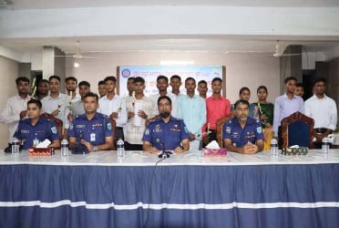 লালমনিরহাটে কনস্টেবল পদে চাকরি পেলেন ১৭ জন তরুণ-তরুণী