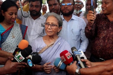ভারতের আগে দেশের মানুষ ইলিশ খাবে: মৎস্য উপদেষ্টা