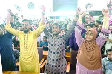 জাকসুও শিবিরের দখলে