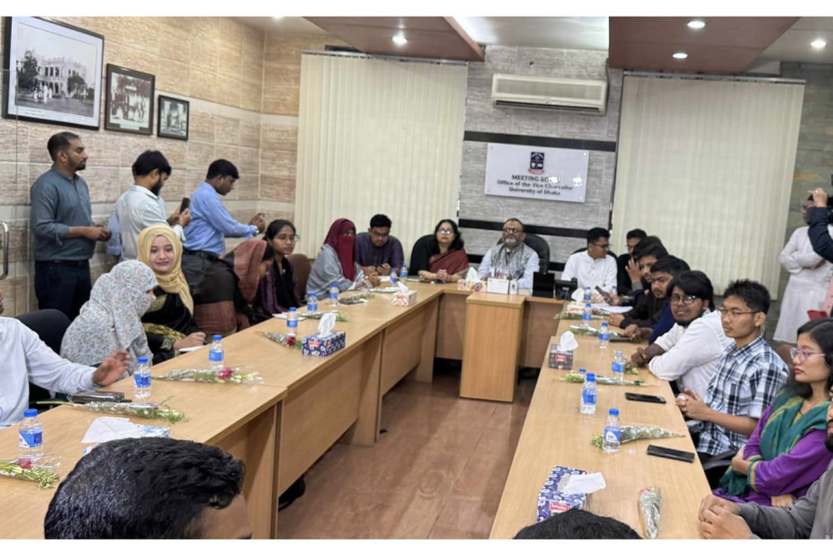 ডাকসুর প্রথম সভা অনুষ্ঠিত, সিনেট সদস্য হচ্ছেন ৫ ছাত্র প্রতিনিধি