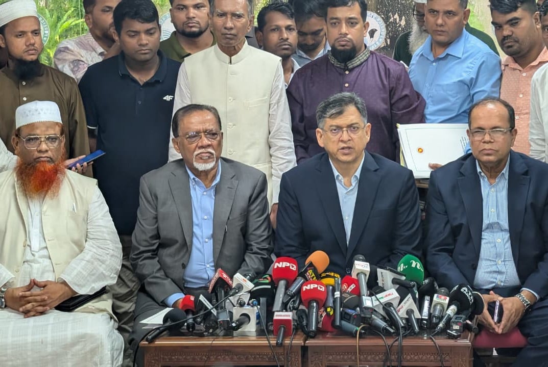 জুলাই সনদ বাস্তবায়ন প্রক্রিয়া জটিল পর্যায়ে নেওয়া হচ্ছে : সালাহউদ্দিন আহমেদ