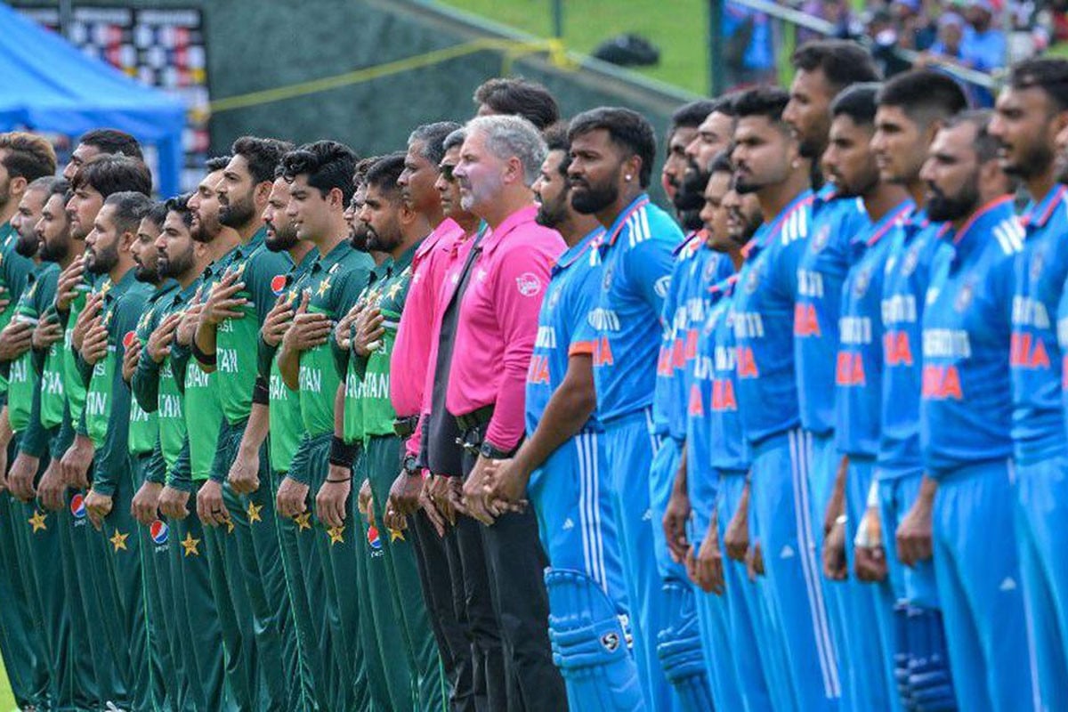 ভারতের বিপক্ষে টস জিতে ব্যাটিংয়ে পাকিস্তান