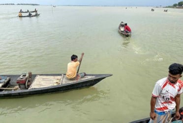 নেত্রকোনার স্পিডবোটডুবি: দুই শিশুসহ তিনজনের মরদেহ উদ্ধার
