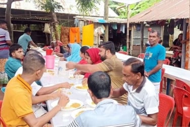 ‘ঋণের দায়ে’ স্ত্রী-সন্তানদের হত্যার পর আত্মহত্যা: লাখ টাকা ধার করে চল্লিশা করলো পরিবার