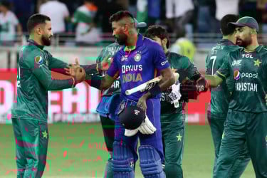 এশিয়া কাপে মুখোমুখি ভারত–পাকিস্তান, মাঠে কোন একাদশ?