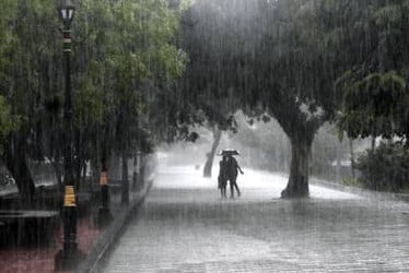 ৬ বিভাগে ভারি বর্ষণের সতর্কতা, পাহাড়ধসের শঙ্কা
