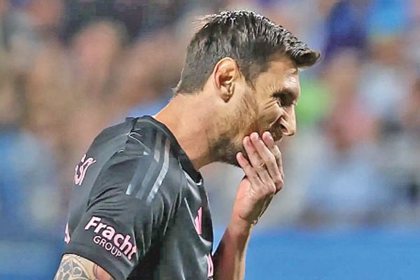তিন বছর পর মেসির পেনাল্টি মিস