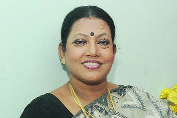 ফুলেল শ্রদ্ধায় চিরনিদ্রায় শায়িত ফরিদা পারভীন