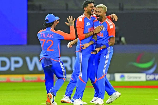 পাকিস্তানের বিপক্ষে ভারতের সহজ জয়