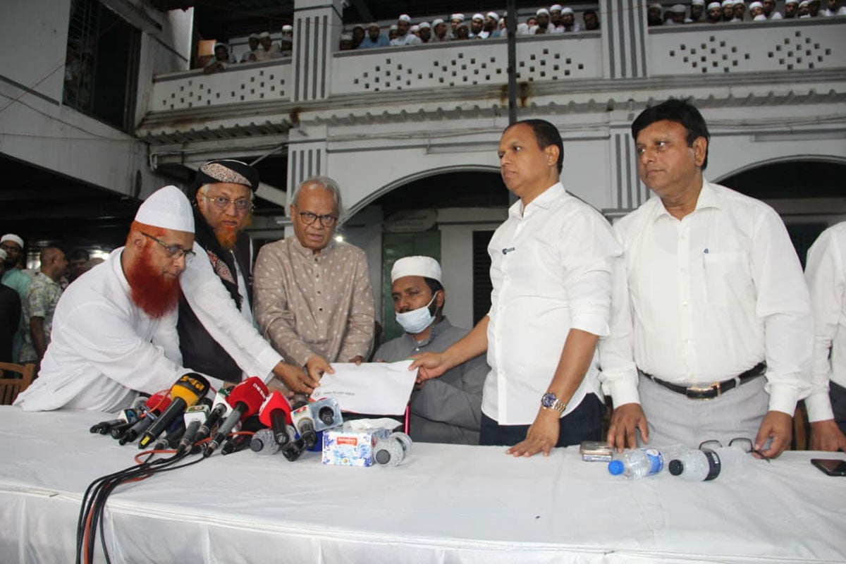 ক্যান্সার আক্রান্ত হেফাজত নেতা মাওলানা ফারুকীর পাশে তারেক রহমান
