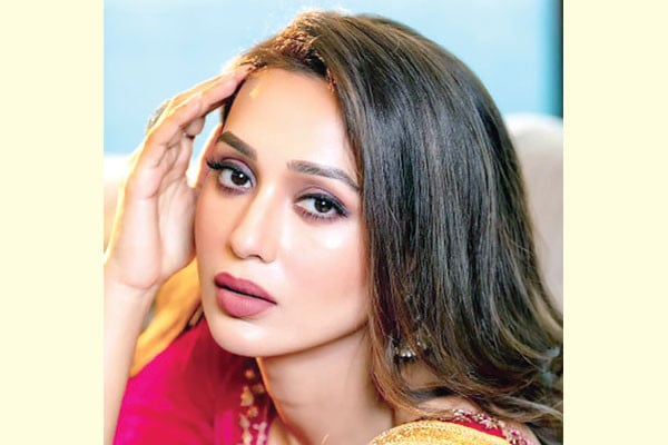 ইডির সদর দপ্তরে মিমি