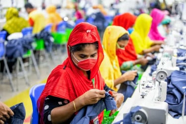 বড় ধাক্কা খাবে পোশাক খাত