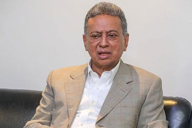 জনসমর্থন ছাড়া কিছু করতে গেলে গণতন্ত্র ব্যাহত হবে : আমীর খসরু