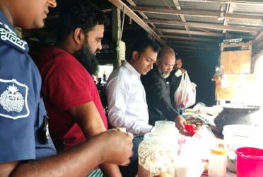 বগুড়ায় অস্বাস্থ্যকর পরিবেশে খাবার উৎপাদন, স্নিগ্ধ বেকারিকে জরিমানা