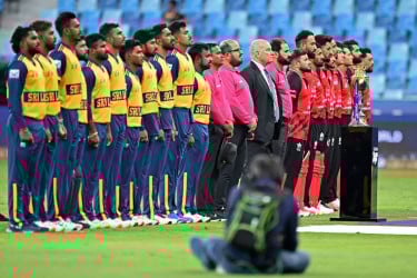 টস জিতে হংকংকে ব্যাটিংয়ে পাঠালো শ্রীলঙ্কা