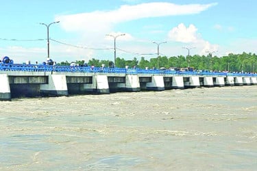 বিপৎসীমার ওপরে তিস্তা, বন্যার শঙ্কা