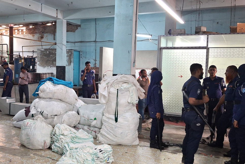নারায়ণগঞ্জে ৬ কারখানার বিদ্যুৎ-গ্যাস সংযোগ বিচ্ছিন্ন
