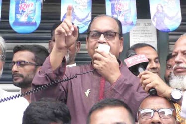 সঠিক সময়ে নির্বাচন না হলে গণতন্ত্র ও সার্বভৌমত্ব বিপন্ন হবে : দুদু