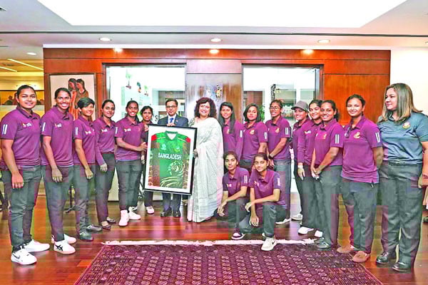 নারী ক্রিকেট দলকে সংবর্ধনা
