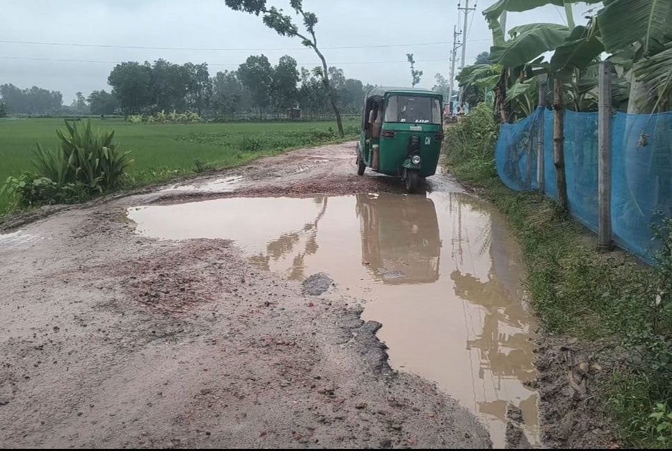 খানাখন্দে ভরা কোচাশহর-ফাঁসিতলা সড়ক