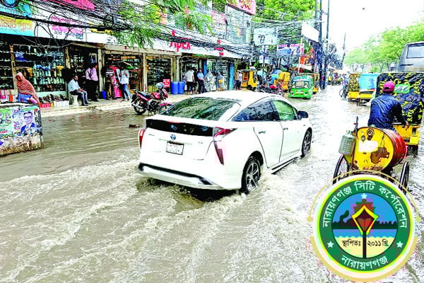 সামান্য বৃষ্টিতেই ডুবে যায় শহর
