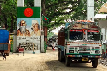 আজ বেনাপোল-পেট্রাপোল দিয়ে আমদানি-রপ্তানি বন্ধ