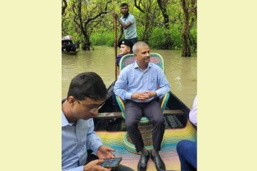 রাতারগুলের অবকাঠামো উন্নয়ন প্রয়োজন: আসিফ নজরুল
