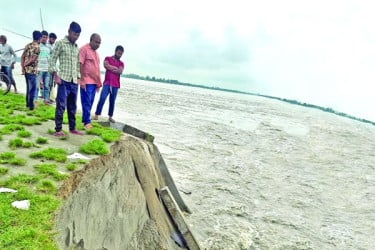 রংপুরে ভাঙন, সিলেটে পানি বিপৎসীমার ওপরে