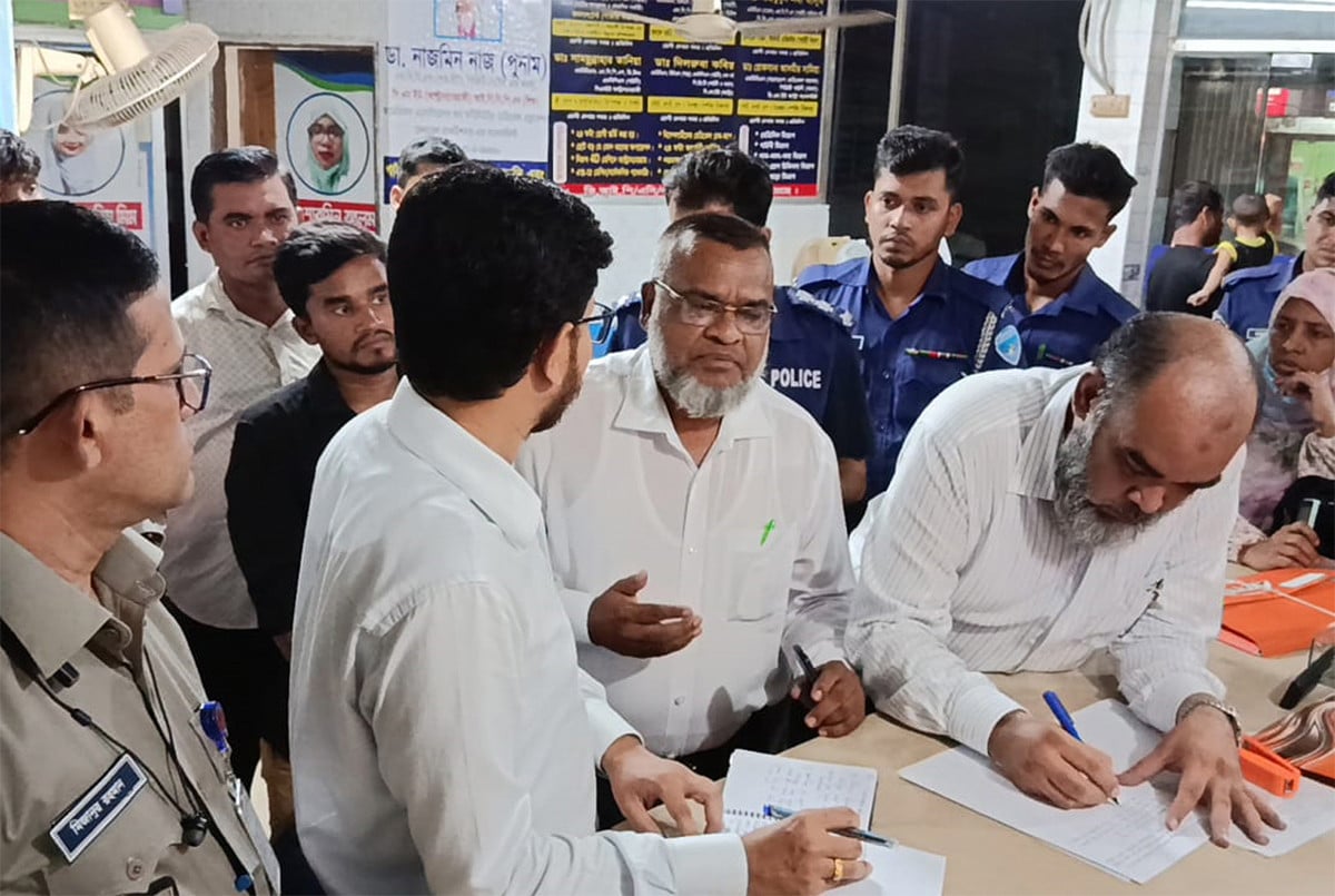 চাঁদপুর কবরস্থানে নবজাতক রেখে যাওয়ার ঘটনায় হাসপাতালের কার্যক্রম বন্ধ