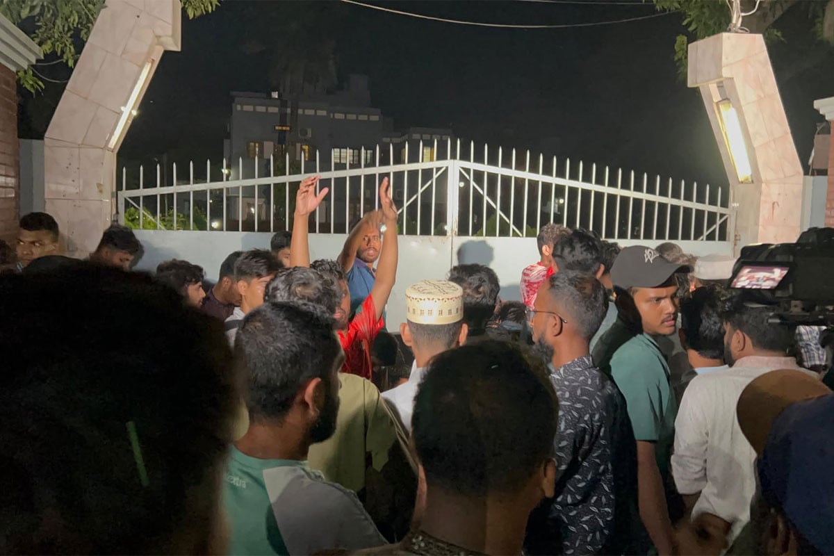 রাবিতে পোষ্য কোটা পুনর্বহাল, উপাচার্যের বাসভবন ঘেরাও