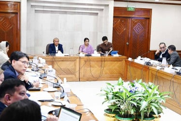 ঝুঁকিপূর্ণ জনগোষ্ঠীর সহায়তায় জলবায়ু অর্থায়ন ন্যায্যভাবে বণ্টন করতে হবে: পরিবেশ উপদেষ্টা