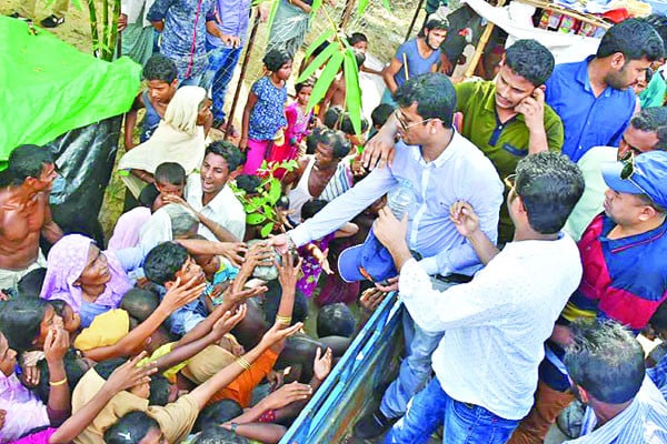 অসহায় গৃহহীন পীড়িতদের পাশে একজন প্রবাসী