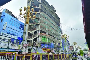 রাজশাহীতে অনুমোদনহীন ভবন নির্মাণের হিড়িক