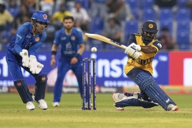 বাংলাদেশকে নিয়ে শেষ চারে শ্রীলঙ্কা