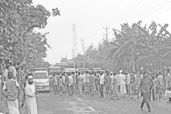 শ্রমিক বিক্ষোভ মহাসড়ক অবরোধ