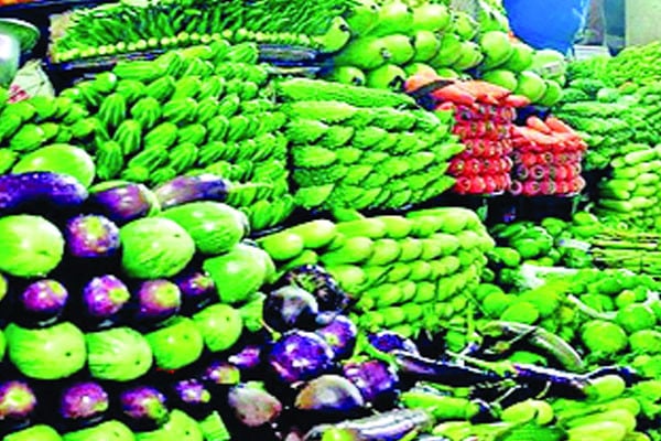 সবজির দাম অপরিবর্তিত ইলিশে স্বস্তি