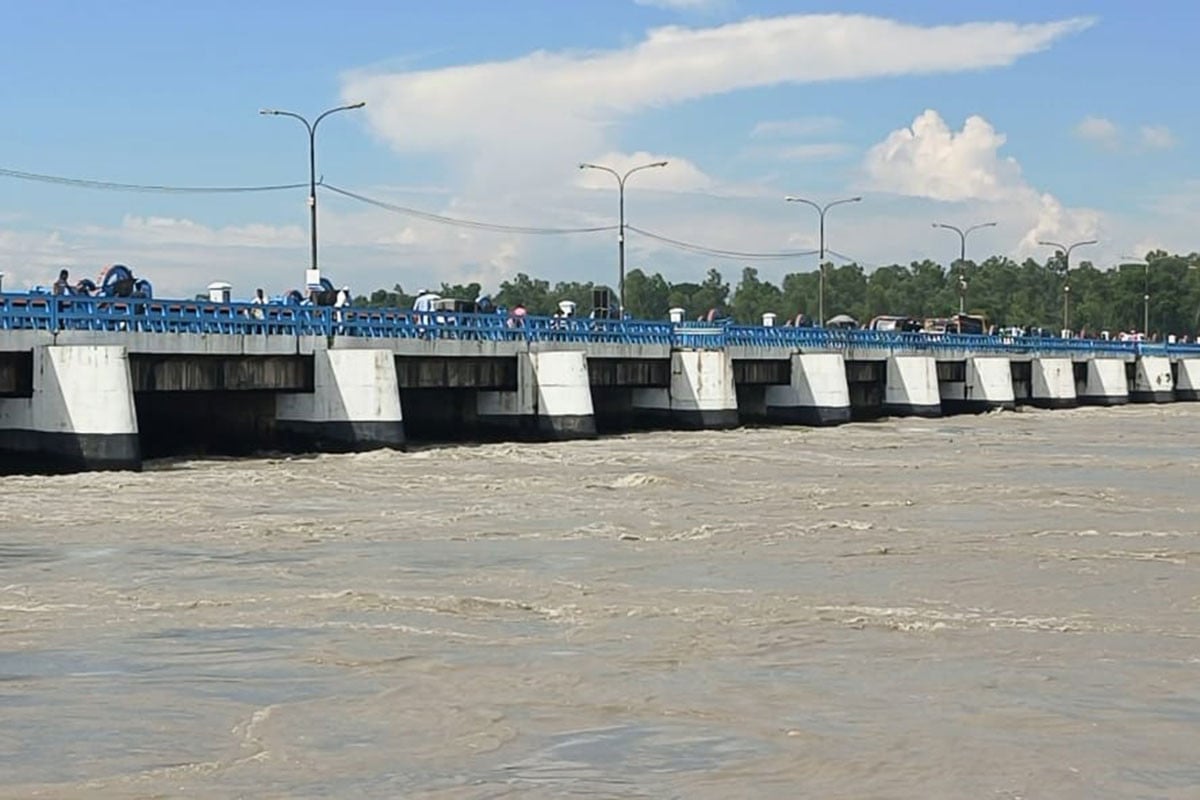 ভারী বৃষ্টিতে ফের বিপৎসীমার কাছাকাছি তিস্তার পানি