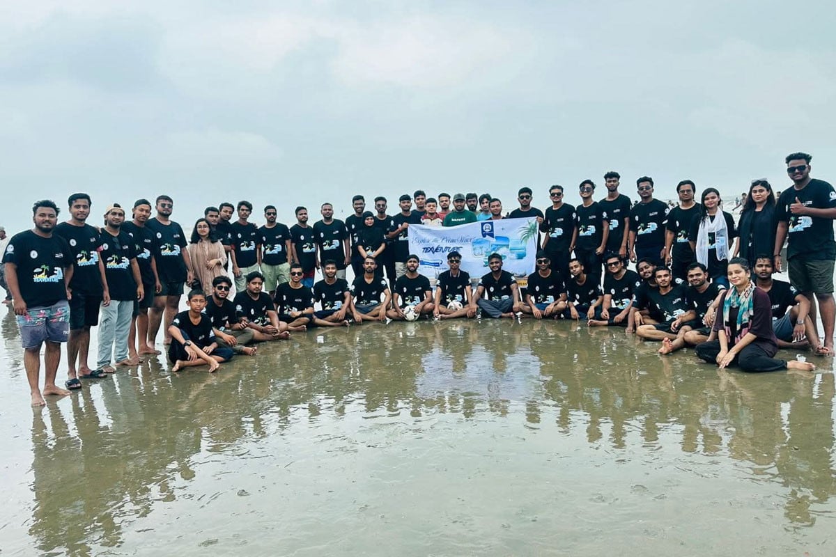 অমলিন স্মৃতিতে রঙিন এনইউবির বস্ত্র প্রকৌশল বিভাগের শিক্ষা সফর