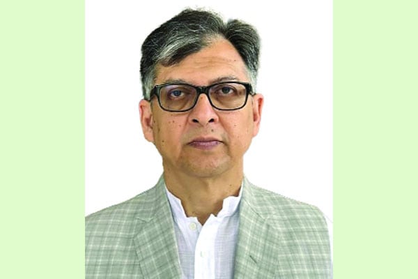 আত্মবিশ্বাসী হলে নির্বাচনে আসেন না কেন?