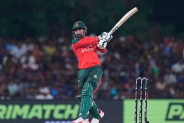 সাকিবকে ছাড়িয়ে চূড়ায় ওঠার অপেক্ষায় লিটন