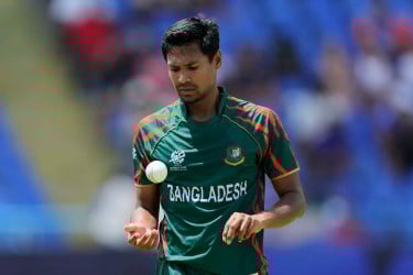 টি-টোয়েন্টিতে নতুন ইতিহাসের অপেক্ষায় মুস্তাফিজ