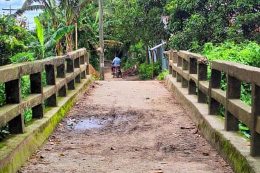 সরাইলের কুচনী সেতু এখন গলার কাঁটা