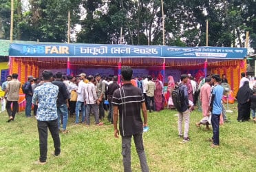 পঞ্চগড়ে চাকরি মেলায় বেকার তরুণদের উপচে পড়া ভিড়